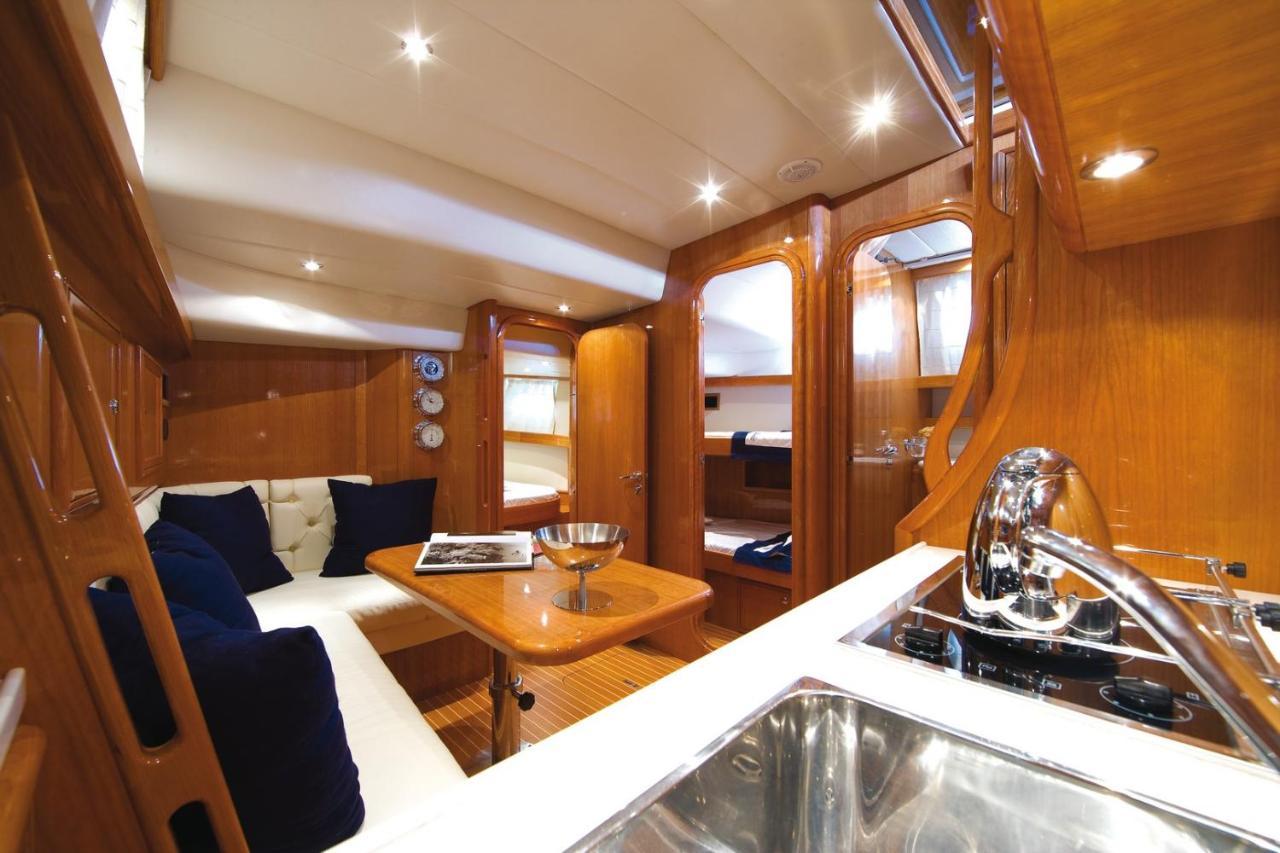 Night On Board Hotell La Maddalena  Exteriör bild